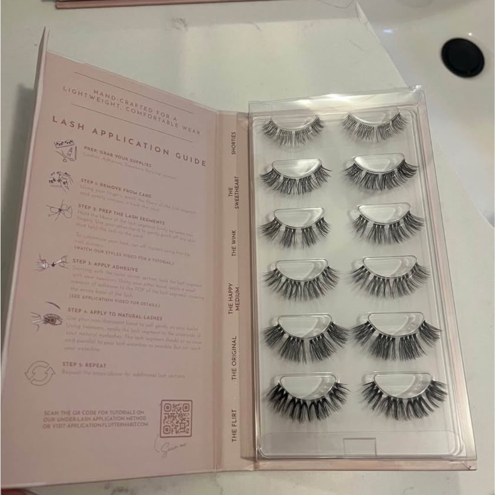 [New in box] Flutterhabit The Collection set of lashes - Picture 2 of 3